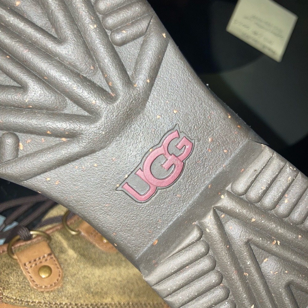 NWOT UGG women’s waterproof lace-up ankle boots size 8.5 - Picture 7 of 16